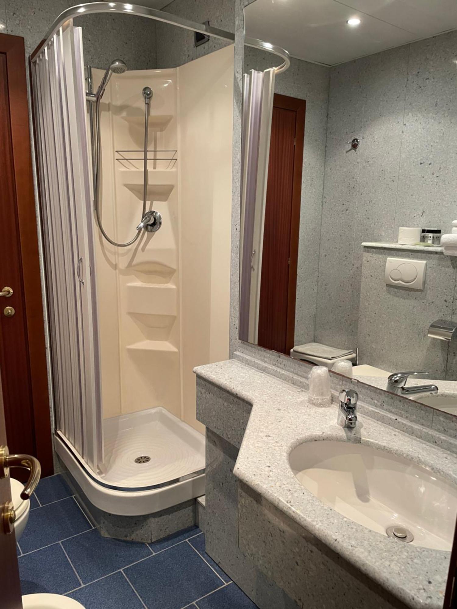 Hotel Mondial Rapallo Phòng bức ảnh