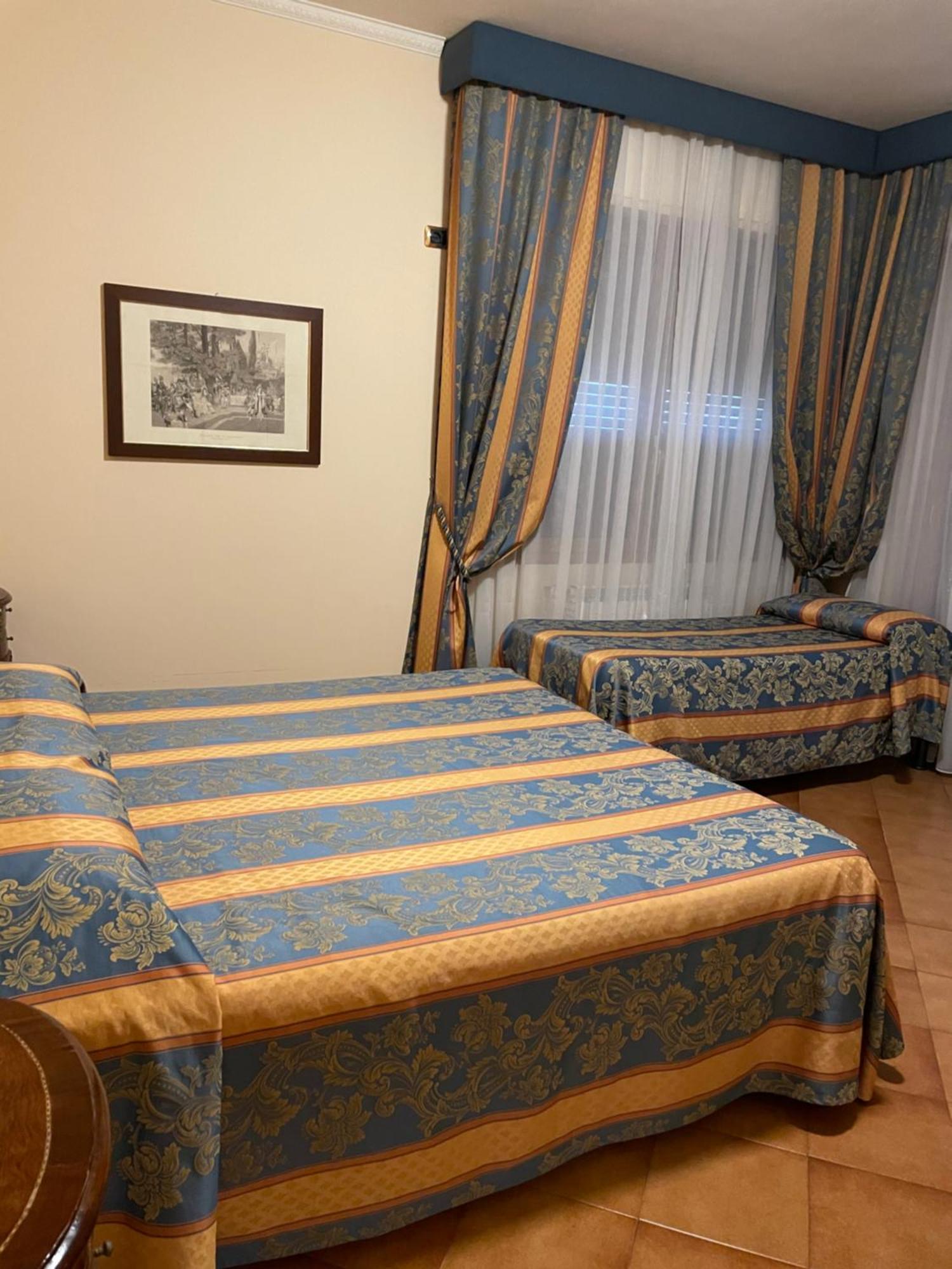 Hotel Mondial Rapallo Phòng bức ảnh