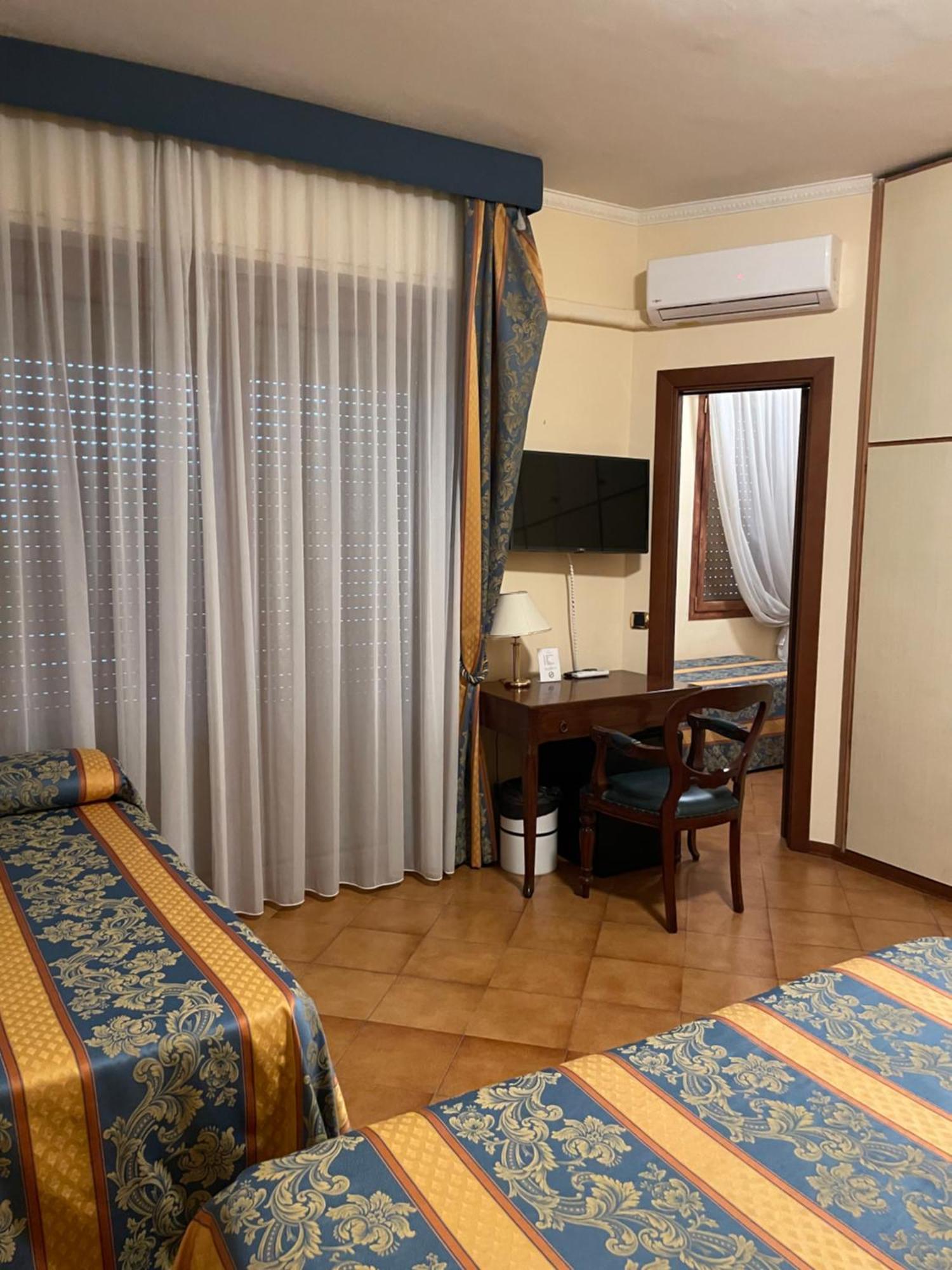 Hotel Mondial Rapallo Phòng bức ảnh