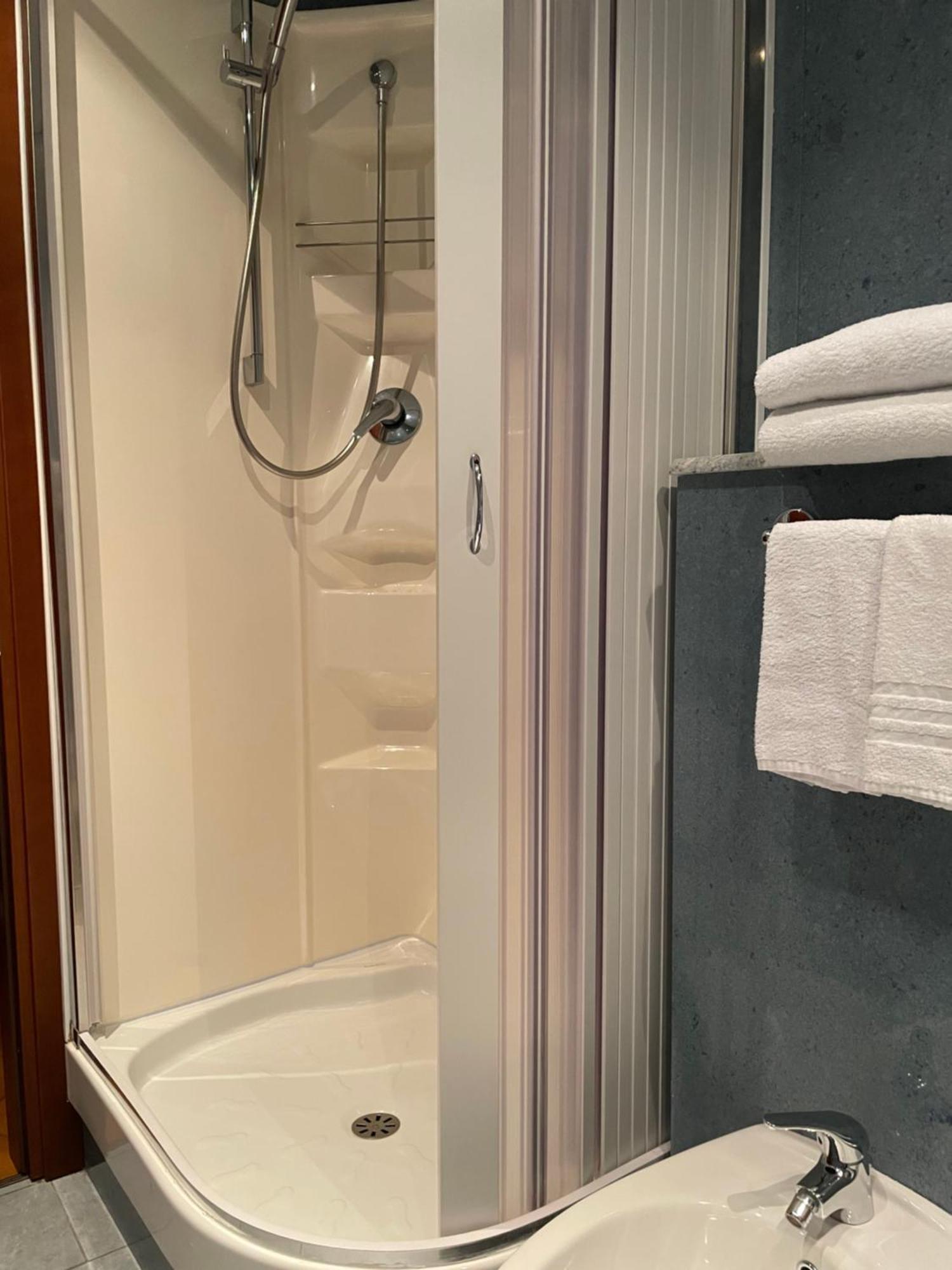 Hotel Mondial Rapallo Phòng bức ảnh