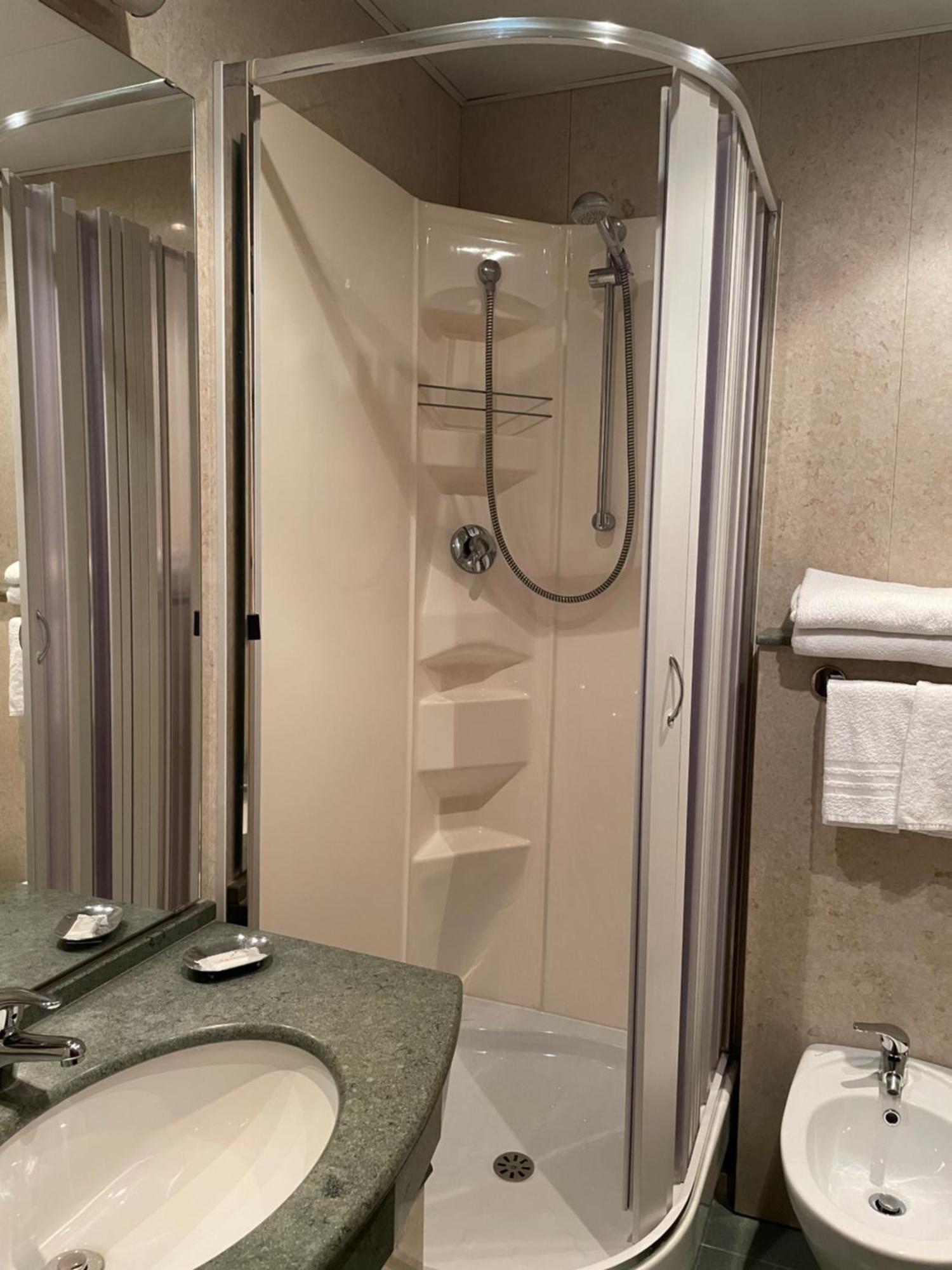 Hotel Mondial Rapallo Phòng bức ảnh