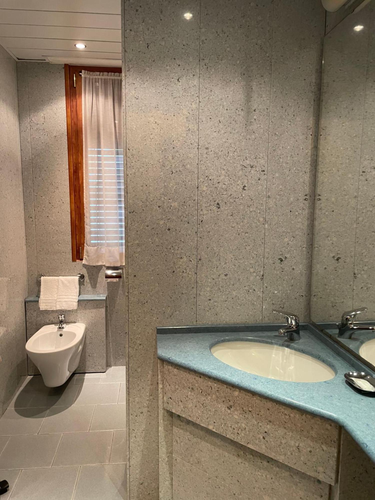 Hotel Mondial Rapallo Phòng bức ảnh
